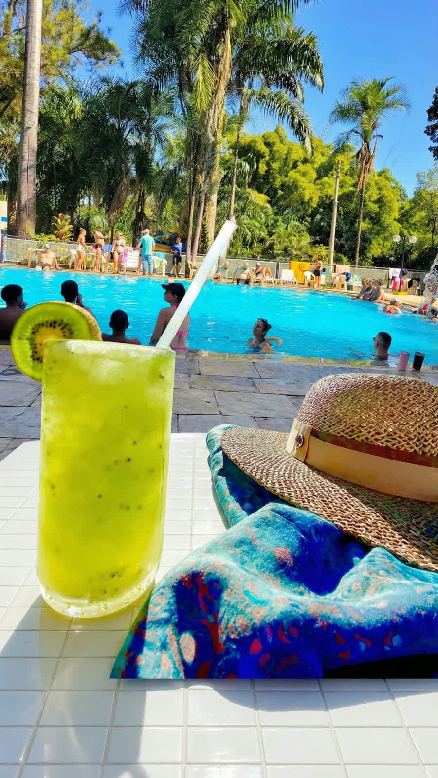 Piscina circular Hotel Jalim