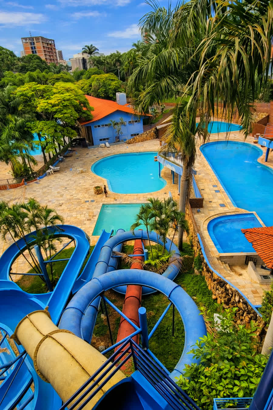 Vista aérea parque aquático